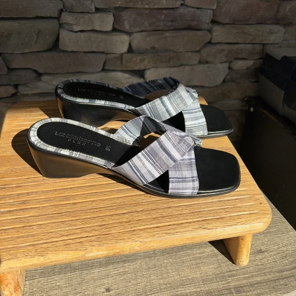 Liz Claiborne Flex Grey Striped shoes peep toe sandals Wedge Heel womens sz 9.5
